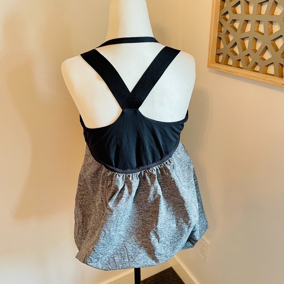 Lululemon ๐ Athletica Womens Tank with Bulit in Bra In EUC - Picture 6 of 8